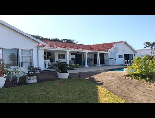 4 BEDROOM HOUSE FOR SALE IN UVONGO BEACH